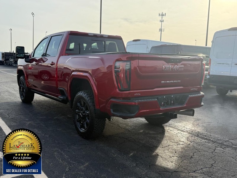 GMC Sierra 2500HD Vehicle Full-screen Gallery Image 7