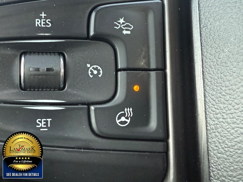 GMC Sierra 2500HD Vehicle Full-screen Gallery Image 15