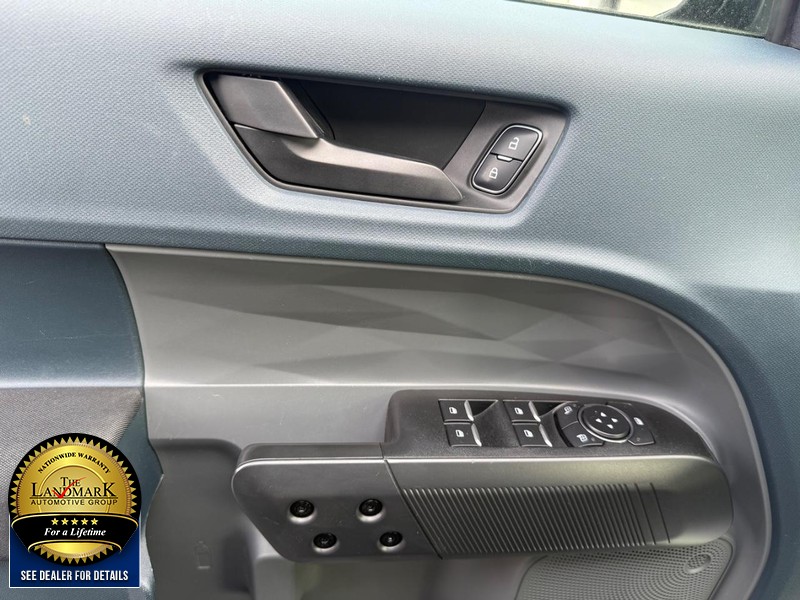 Ford Maverick Vehicle Full-screen Gallery Image 8