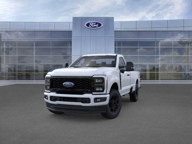 Ford F-350SD Vehicle Full-screen Gallery Image 2