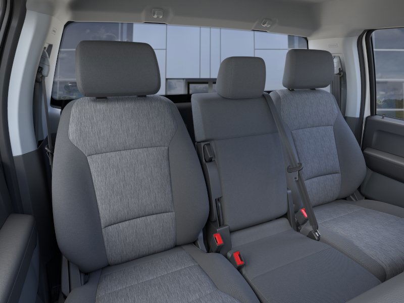 Ford F-350SD Vehicle Full-screen Gallery Image 10