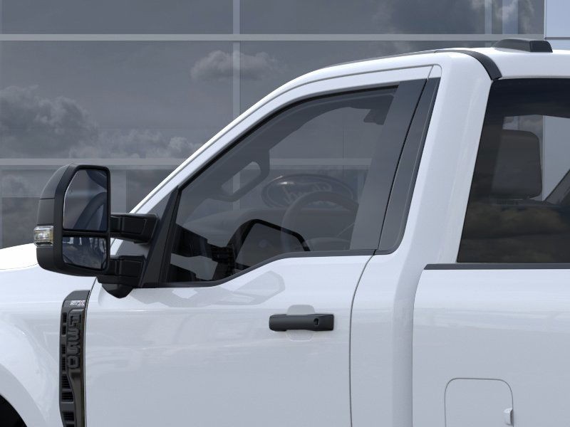 Ford F-350SD Vehicle Full-screen Gallery Image 20
