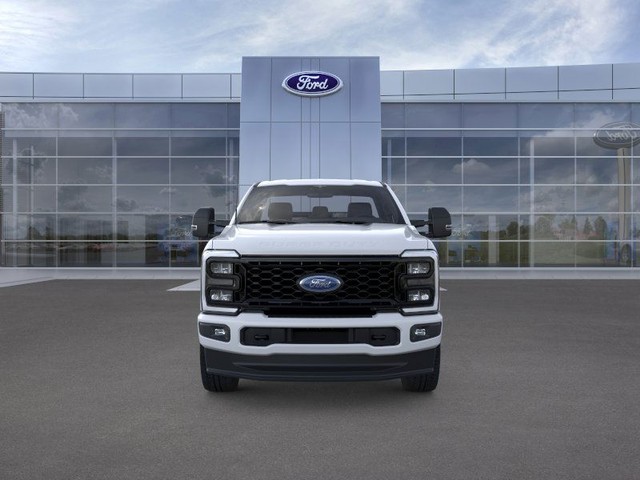 Ford F-350SD Vehicle Full-screen Gallery Image 6
