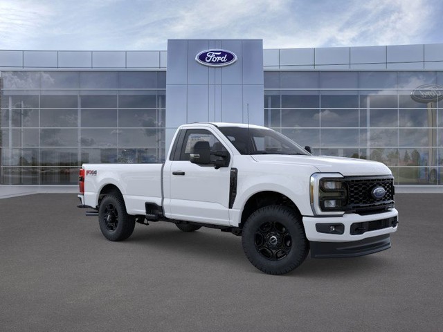 Ford F-350SD Vehicle Full-screen Gallery Image 7