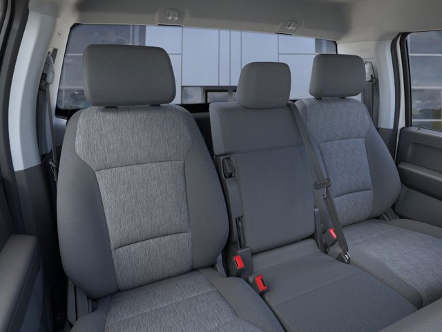 Ford F-350SD Vehicle Full-screen Gallery Image 10