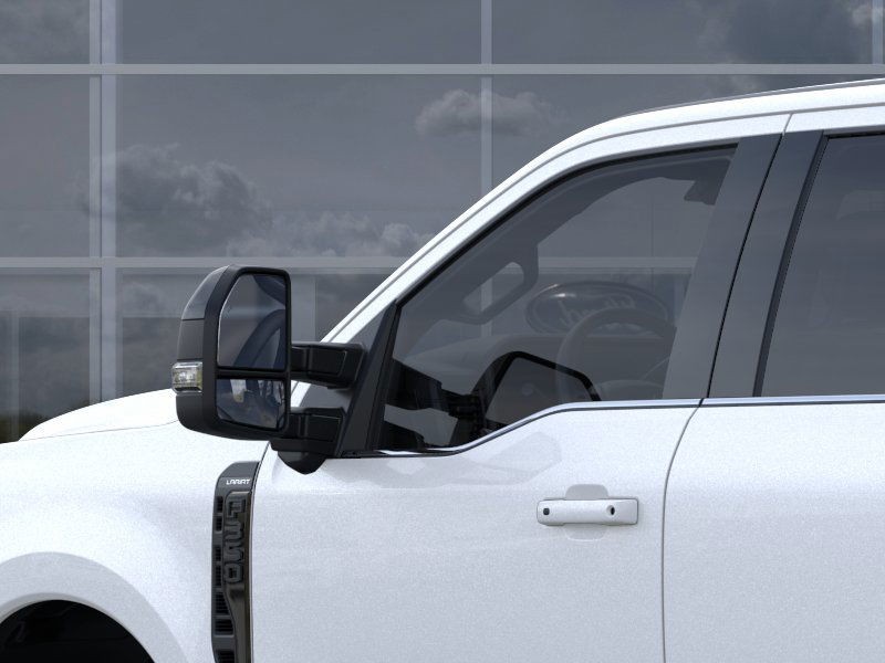 Ford F-350SD Vehicle Full-screen Gallery Image 20