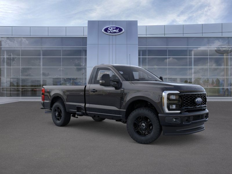 Ford F-350SD Vehicle Full-screen Gallery Image 7