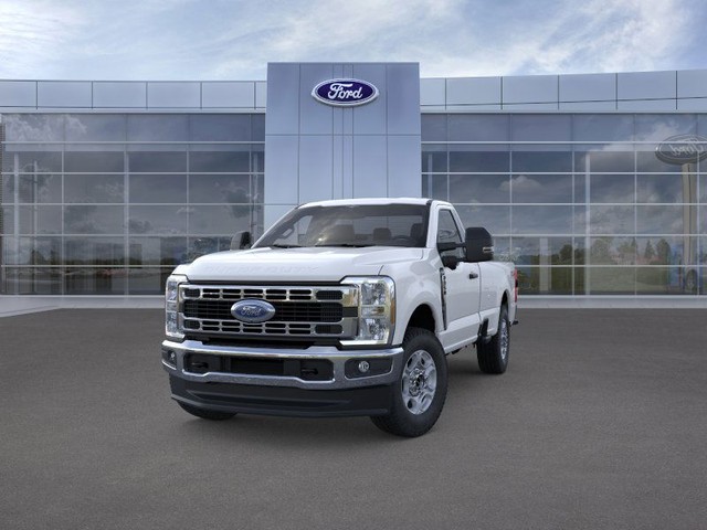 Ford F-350SD Vehicle Full-screen Gallery Image 2