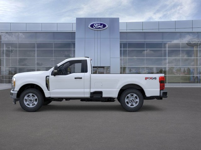 Ford F-350SD Vehicle Full-screen Gallery Image 3