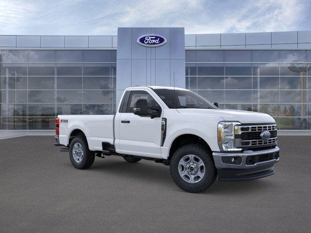 Ford F-350SD Vehicle Full-screen Gallery Image 7