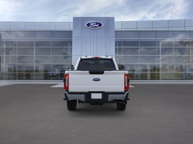 Ford F-350SD Vehicle Full-screen Gallery Image 5