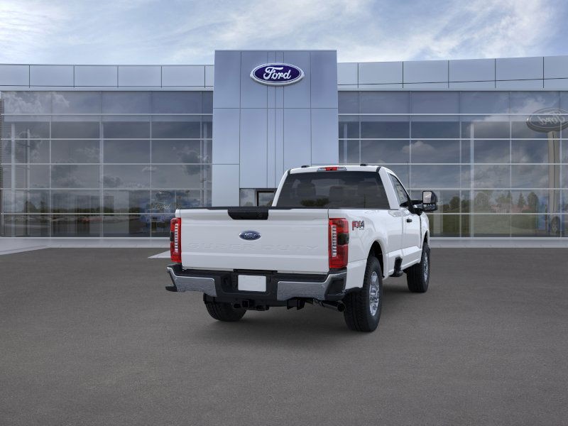 Ford F-350SD Vehicle Full-screen Gallery Image 8