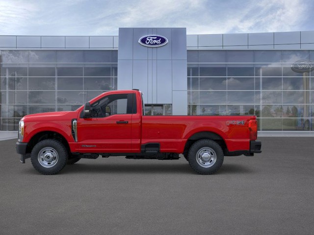 Ford F-250SD Vehicle Full-screen Gallery Image 3