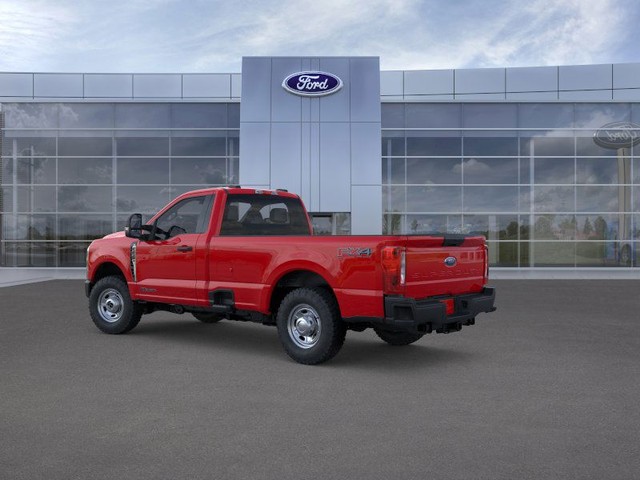 Ford F-250SD Vehicle Full-screen Gallery Image 4