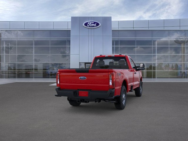 Ford F-250SD Vehicle Full-screen Gallery Image 8