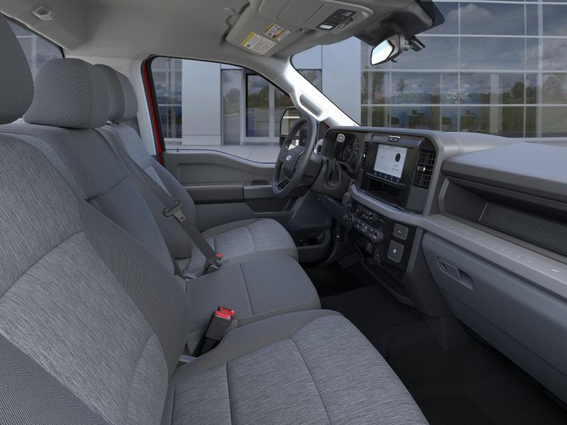 Ford F-250SD Vehicle Full-screen Gallery Image 11