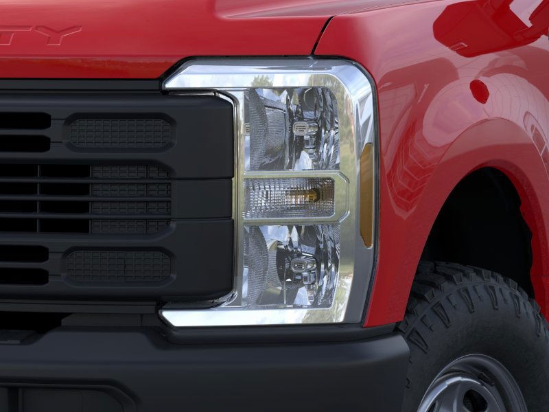 Ford F-250SD Vehicle Full-screen Gallery Image 18