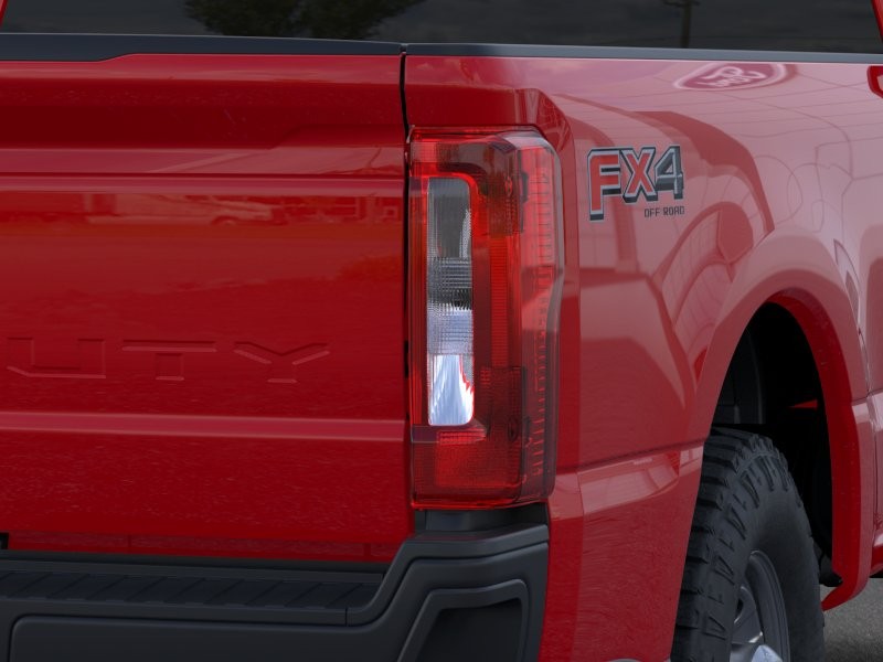 Ford F-250SD Vehicle Full-screen Gallery Image 21