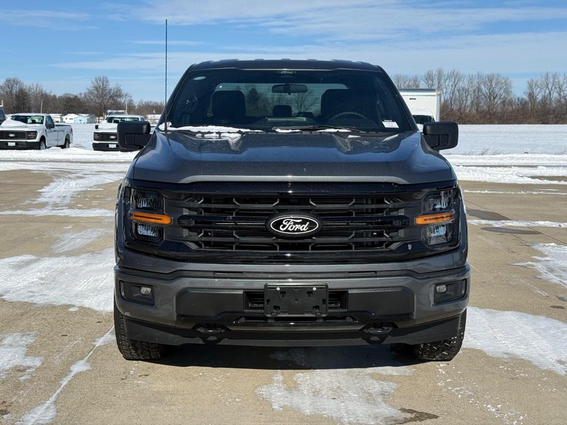 Ford F-150 Vehicle Full-screen Gallery Image 2
