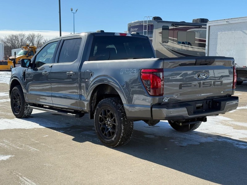 Ford F-150 Vehicle Full-screen Gallery Image 7