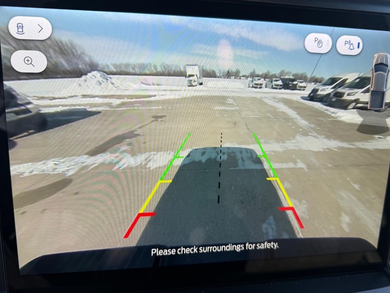 Ford F-150 Vehicle Full-screen Gallery Image 13