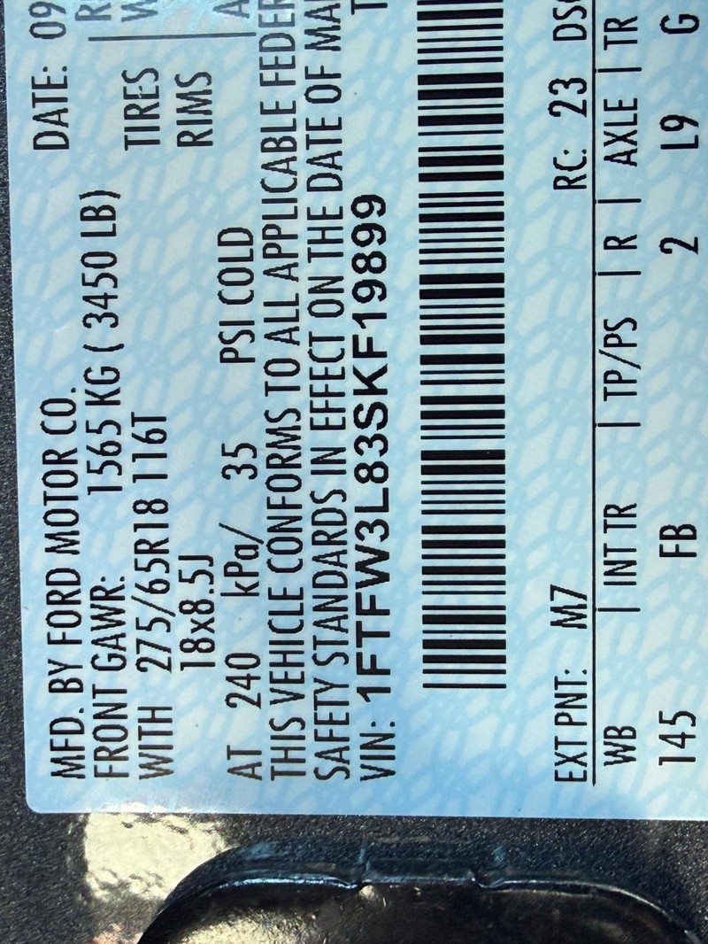 Ford F-150 Vehicle Full-screen Gallery Image 20