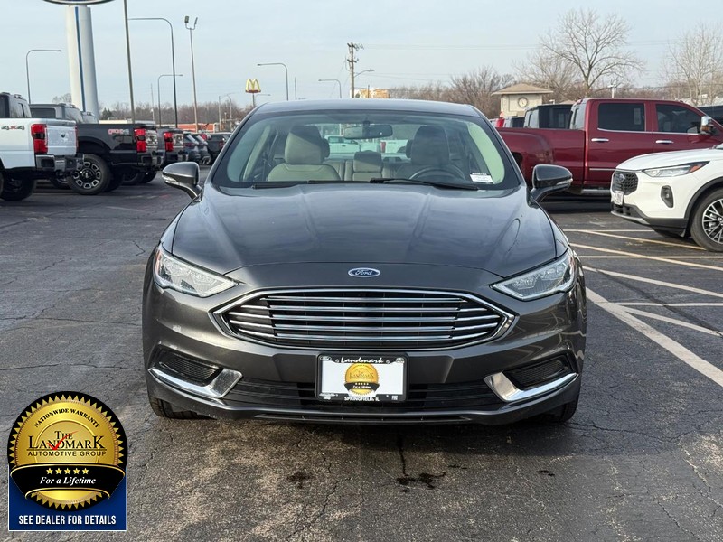 Ford Fusion Hybrid Vehicle Full-screen Gallery Image 2