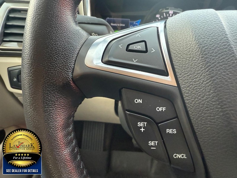 Ford Fusion Hybrid Vehicle Full-screen Gallery Image 10