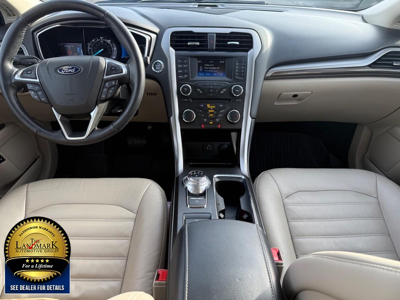 Ford Fusion Hybrid Vehicle Full-screen Gallery Image 16