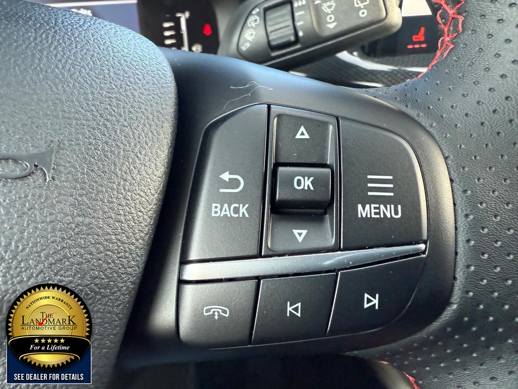 Ford Escape Vehicle Full-screen Gallery Image 11