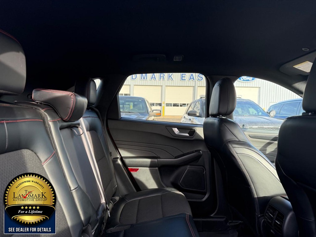 Ford Escape Vehicle Full-screen Gallery Image 16