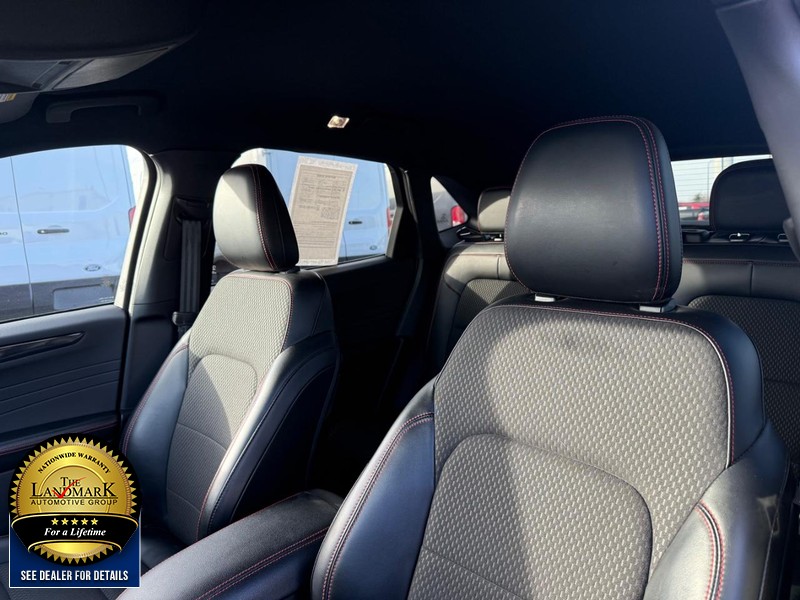 Ford Escape Vehicle Full-screen Gallery Image 9