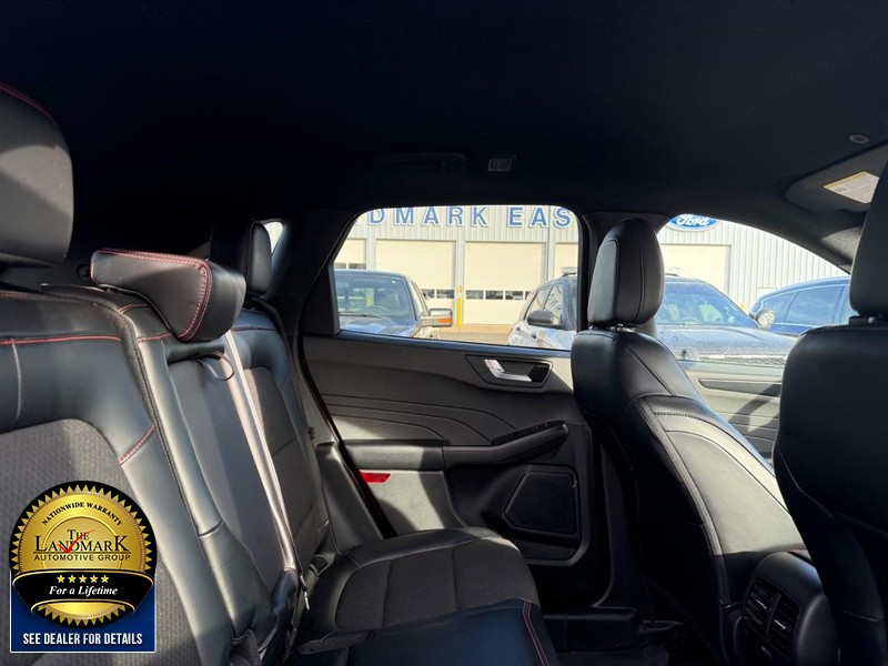 Ford Escape Vehicle Full-screen Gallery Image 16