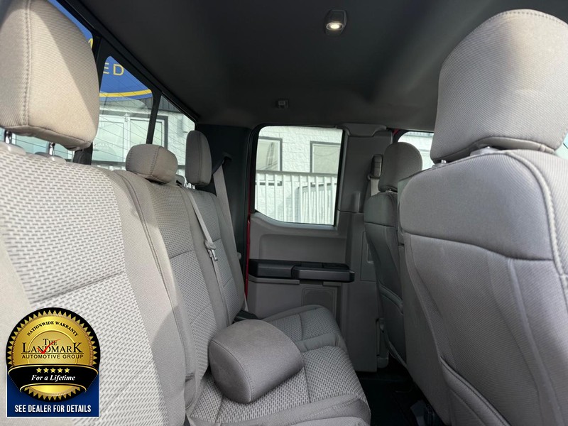 Ford F-150 Vehicle Full-screen Gallery Image 14