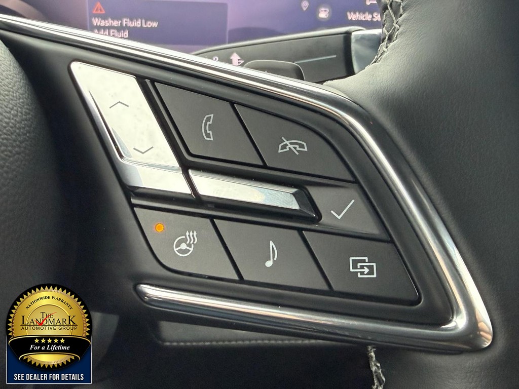 Buick Enclave Vehicle Full-screen Gallery Image 11