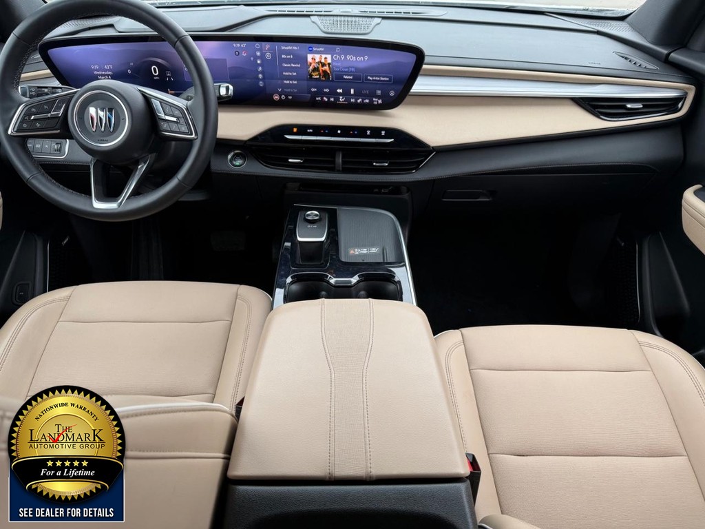 Buick Enclave Vehicle Full-screen Gallery Image 20