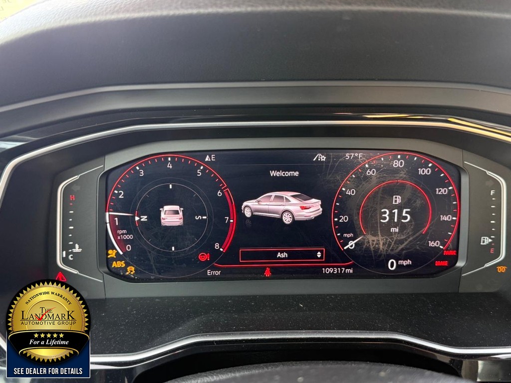 Volkswagen Jetta GLI Vehicle Full-screen Gallery Image 12