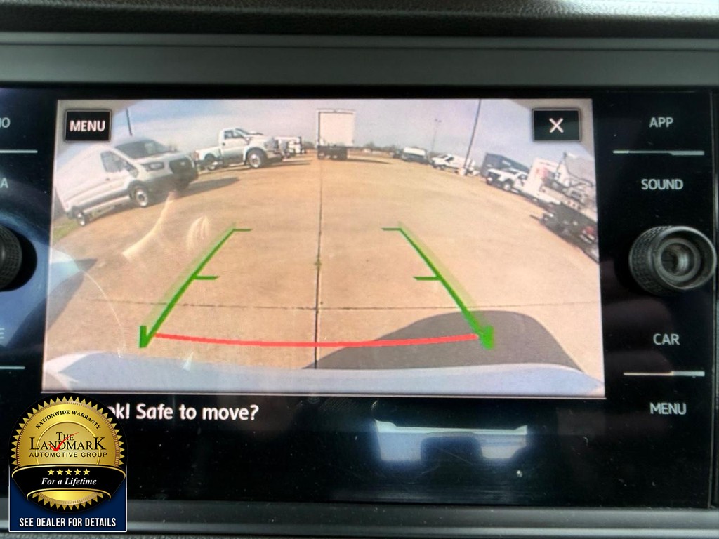 Volkswagen Jetta GLI Vehicle Full-screen Gallery Image 13