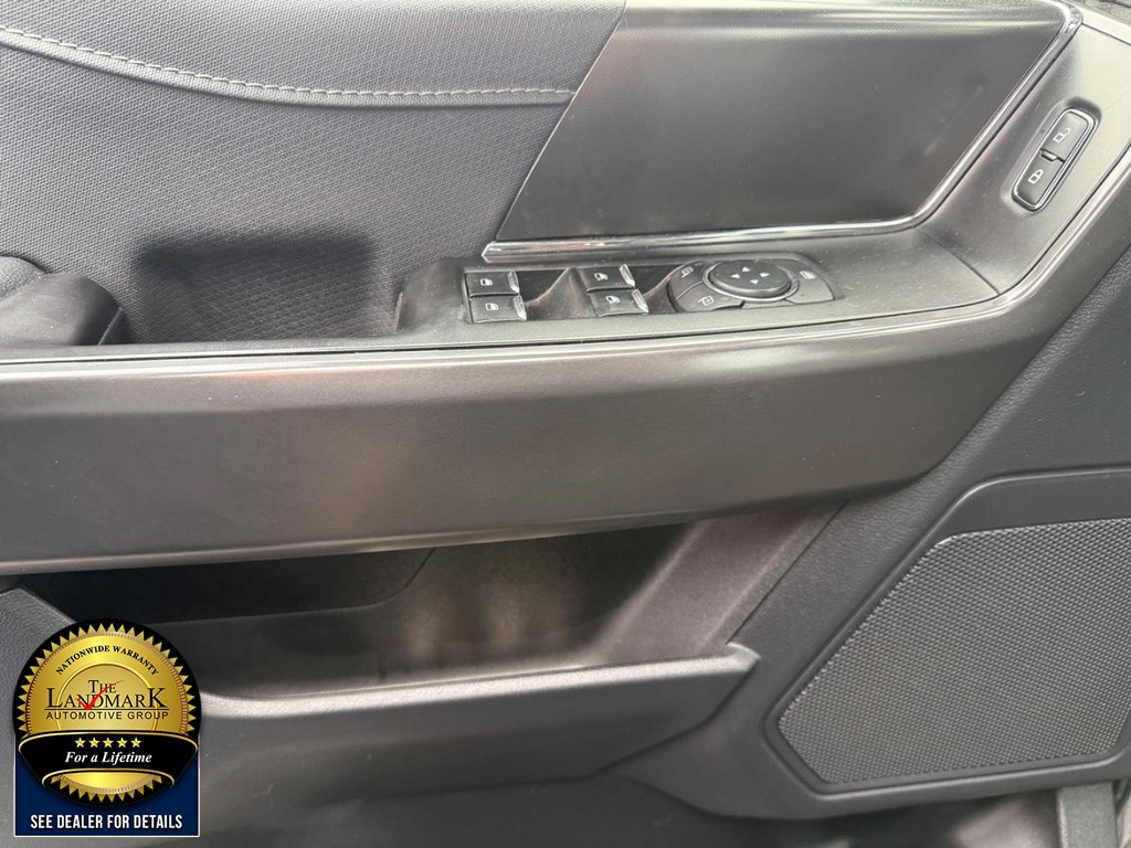 Ford F-150 Vehicle Full-screen Gallery Image 8