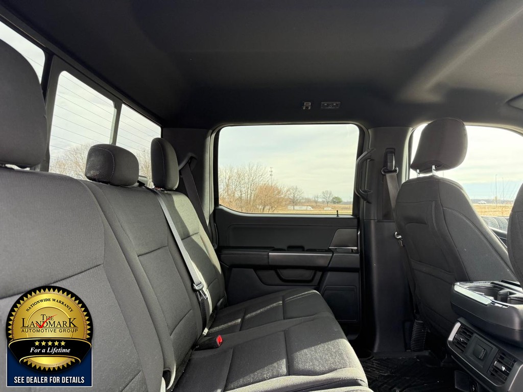 Ford F-150 Vehicle Full-screen Gallery Image 16