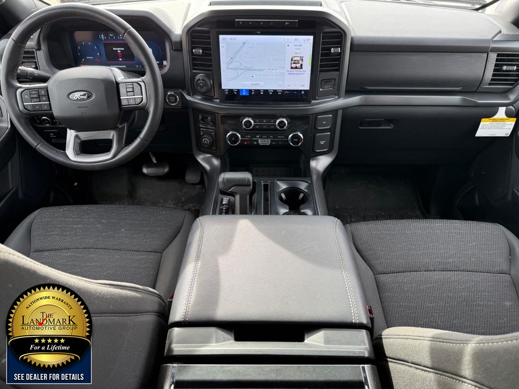 Ford F-150 Vehicle Full-screen Gallery Image 17