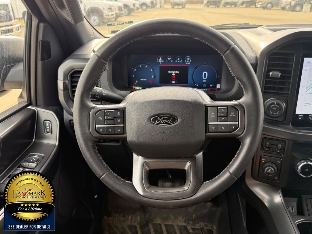 Ford F-150 Vehicle Full-screen Gallery Image 18