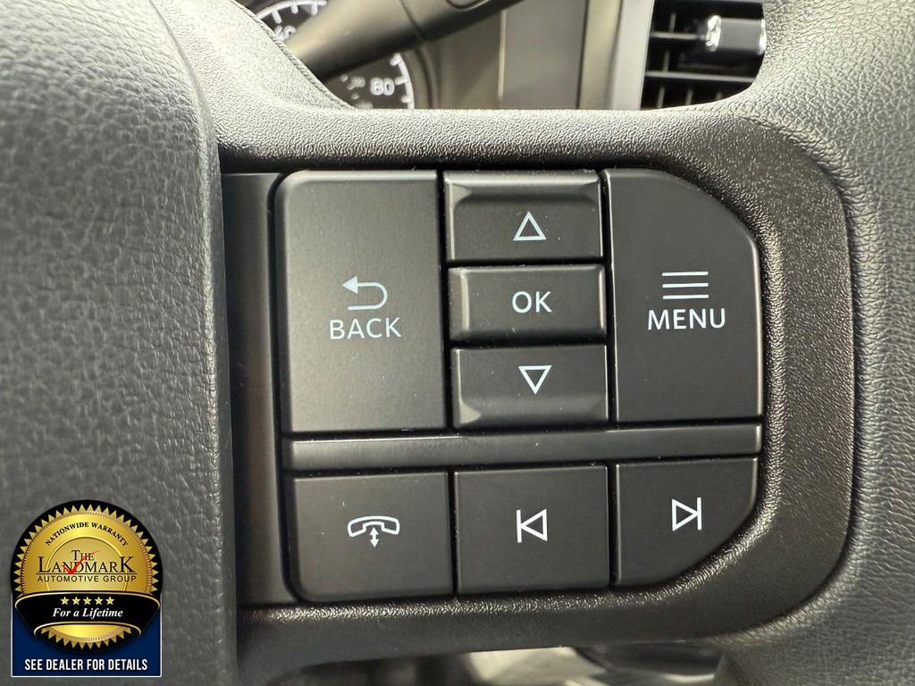 Ford Super Duty F-250 SRW Vehicle Full-screen Gallery Image 11