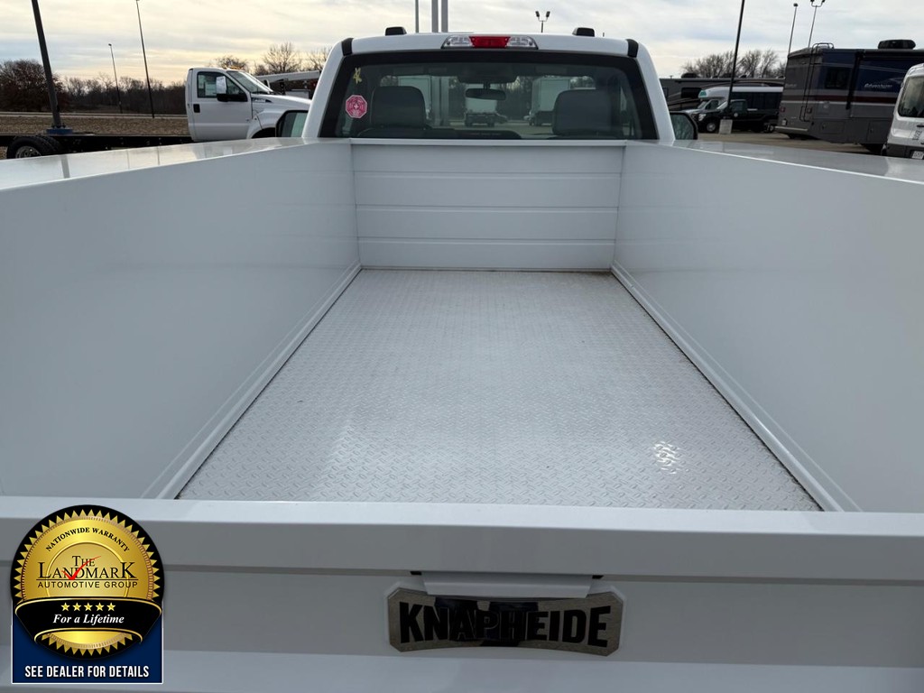 Ford Super Duty F-250 SRW Vehicle Full-screen Gallery Image 17