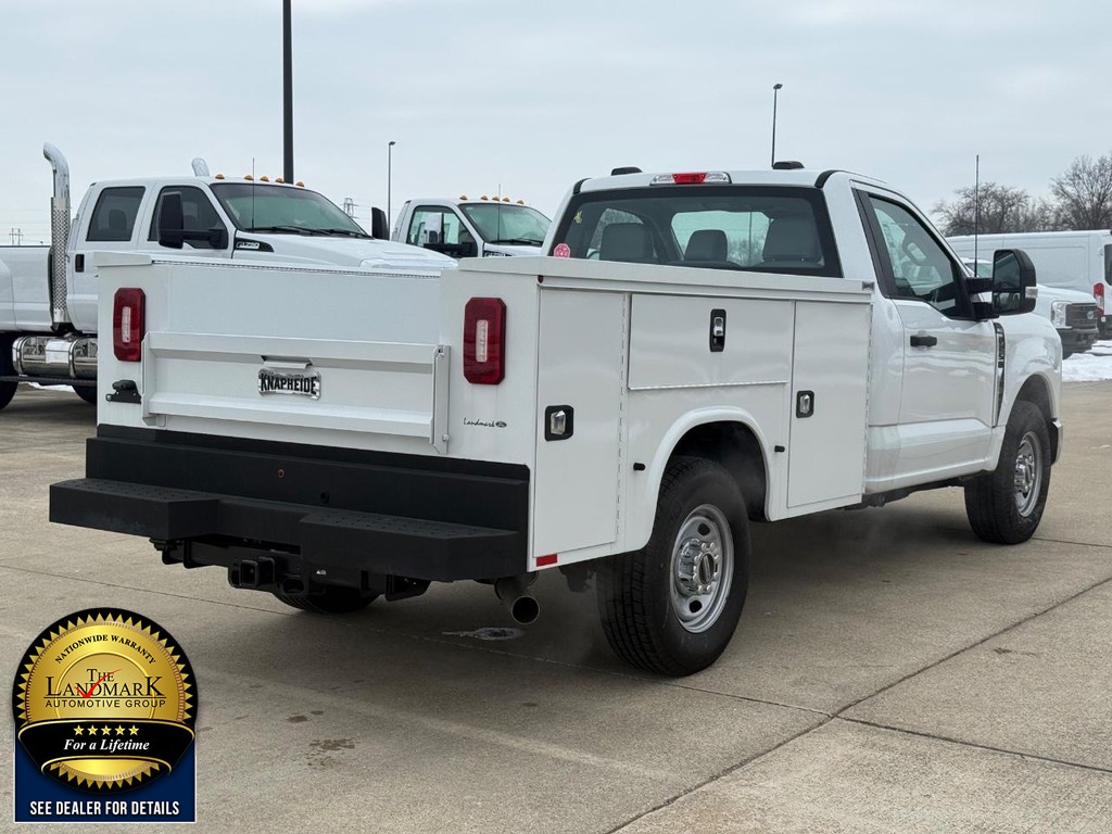 Ford Super Duty F-250 SRW Vehicle Full-screen Gallery Image 5