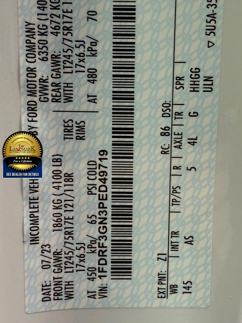 Ford Super Duty F-350 DRW Vehicle Full-screen Gallery Image 19