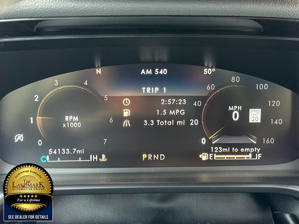 Lincoln Aviator Vehicle Full-screen Gallery Image 12