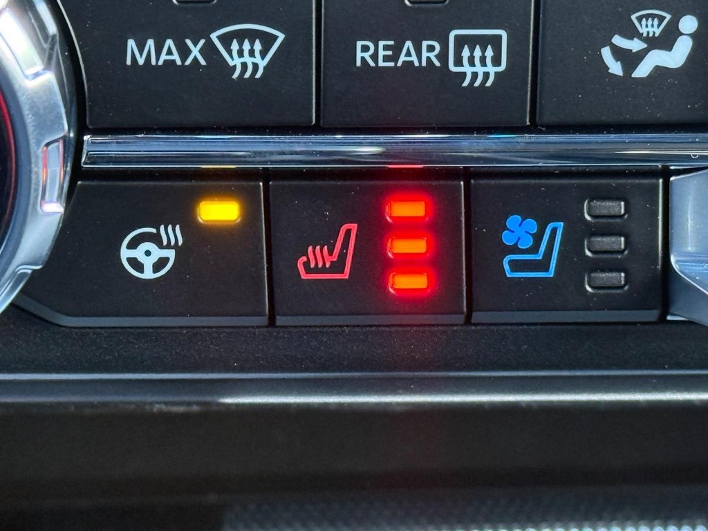 Ford F-150 Vehicle Full-screen Gallery Image 13