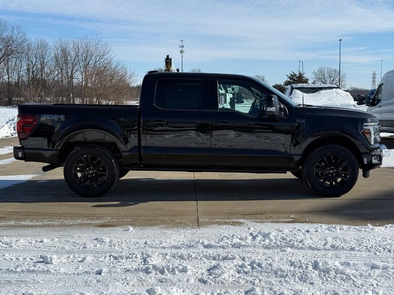 Ford F-150 Vehicle Full-screen Gallery Image 4