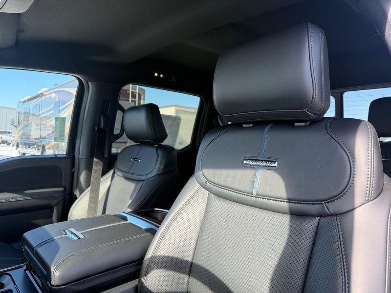 Ford F-150 Vehicle Full-screen Gallery Image 8